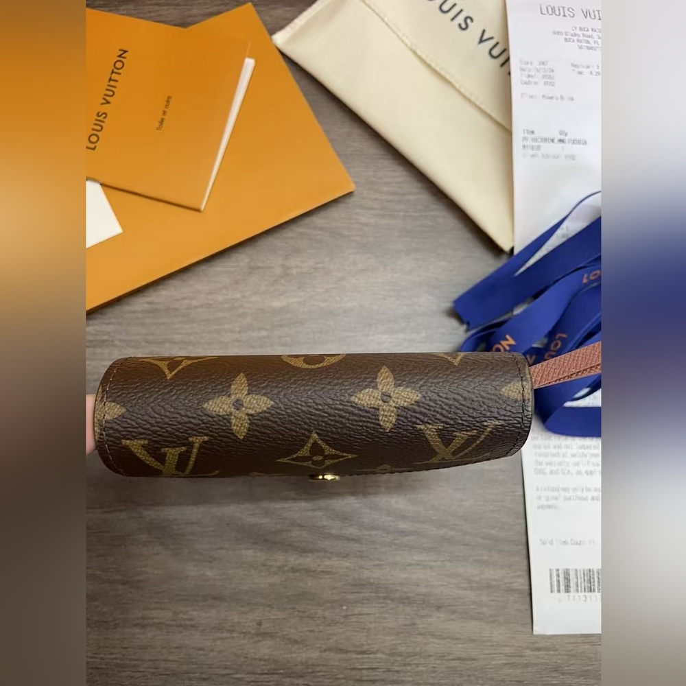 Louis Vuitton Victorine Wallet - Picture 8 of 16